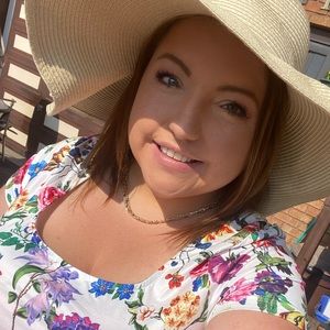 Meet your Posher, Brooke